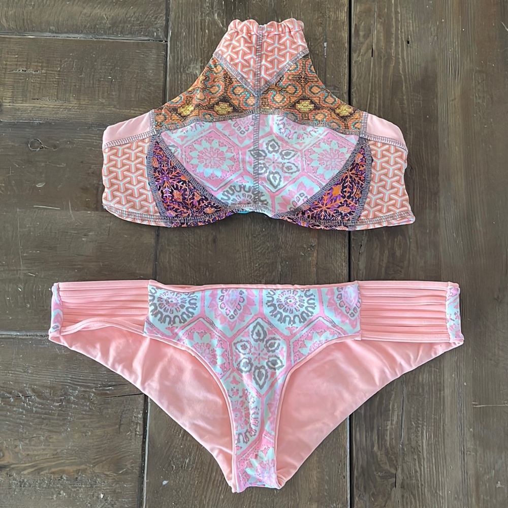 Reversible bikini swimsuit